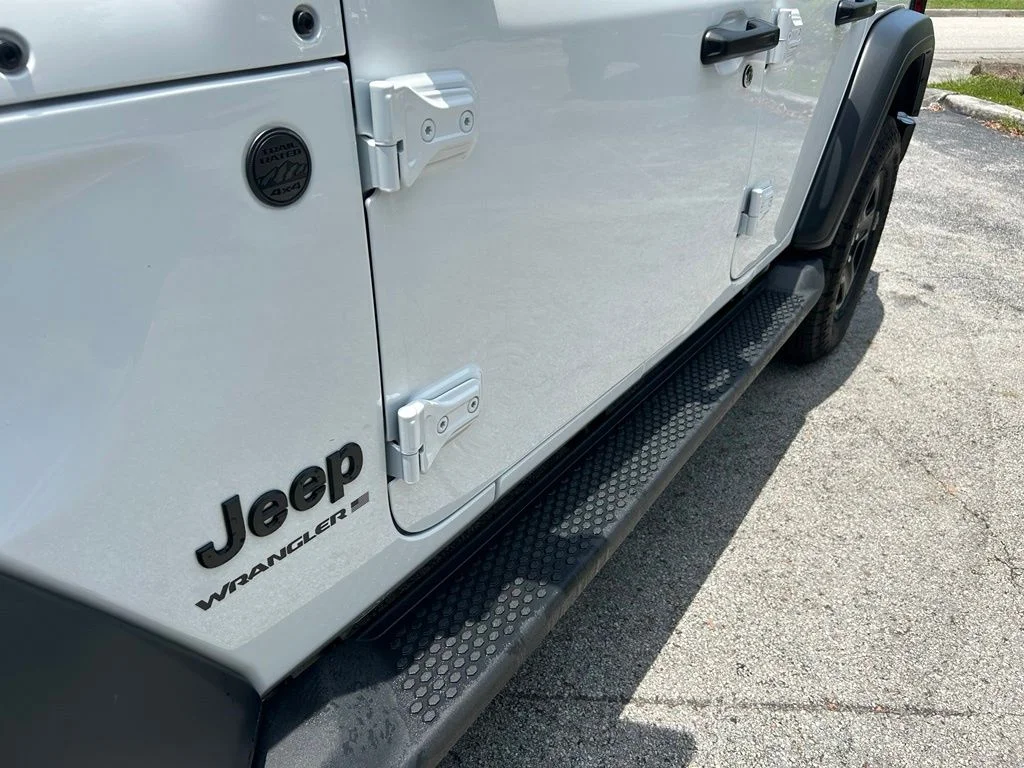 Used 2026 White Jeep Sport image 27