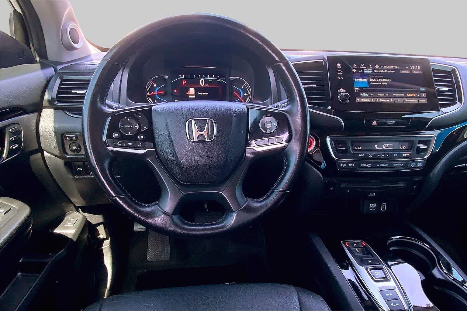 Used 2021 Platinum White Pearl Honda Touring 8-Passenger image 6