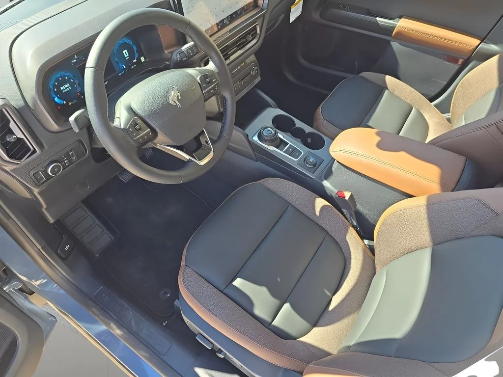 New 2025 Azure Gray Metallic Tri-Coat Ford Outer Banks® image 9