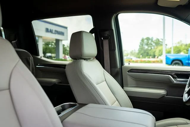 Used 2024 Summit White Chevrolet LTZ image 8