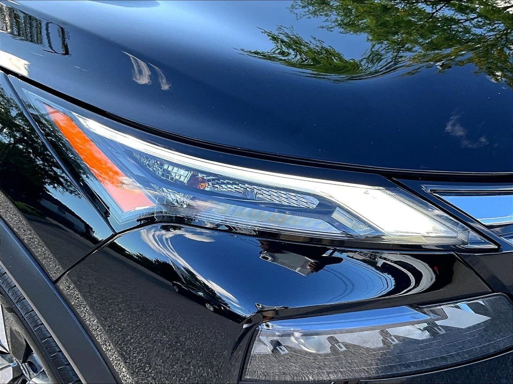 Used 2024 Black Nissan SL image 32