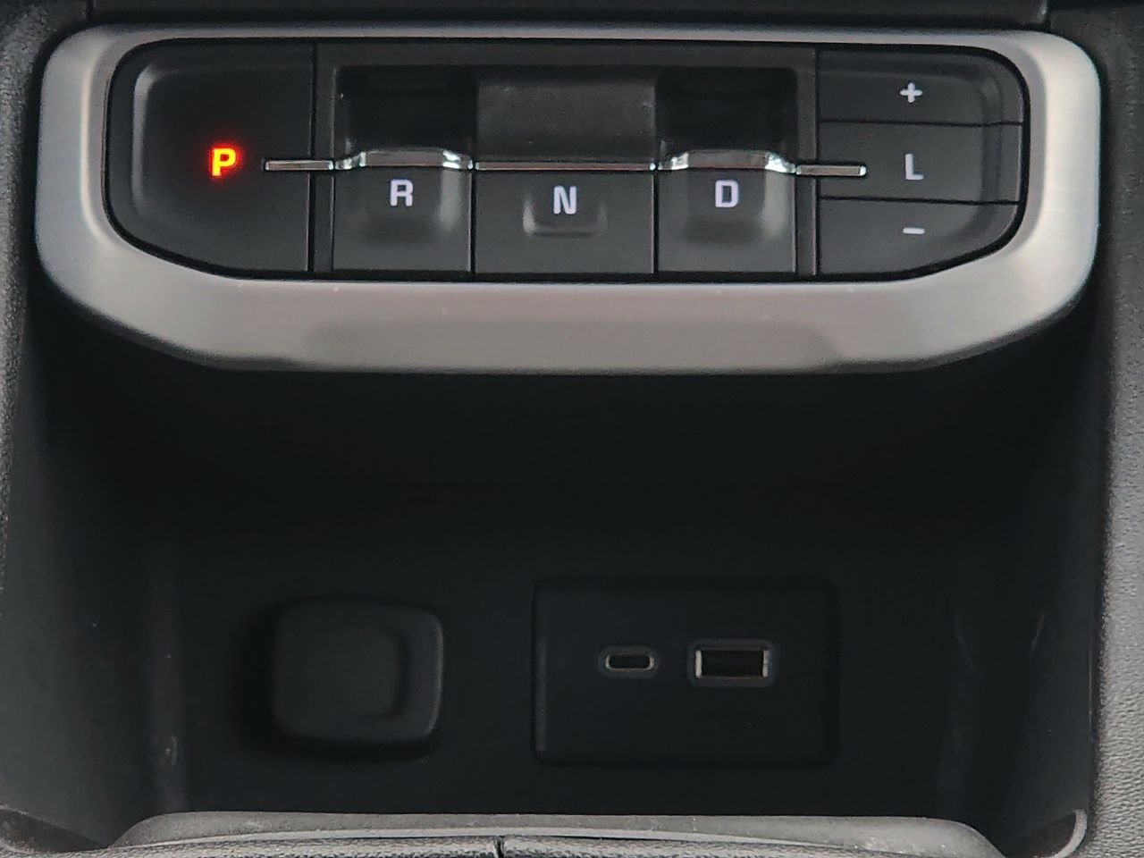 Used 2023 Ebony Twilight Metallic GMC SLE image 18