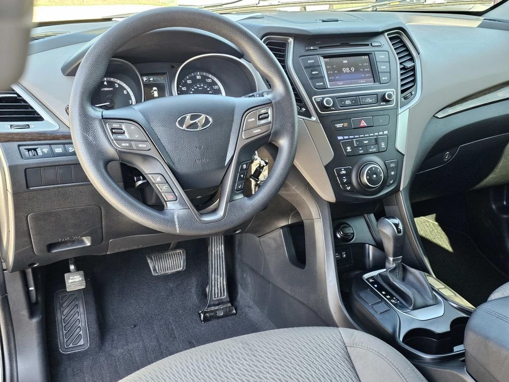 Used 2017 White Hyundai 2.4 Base image 39