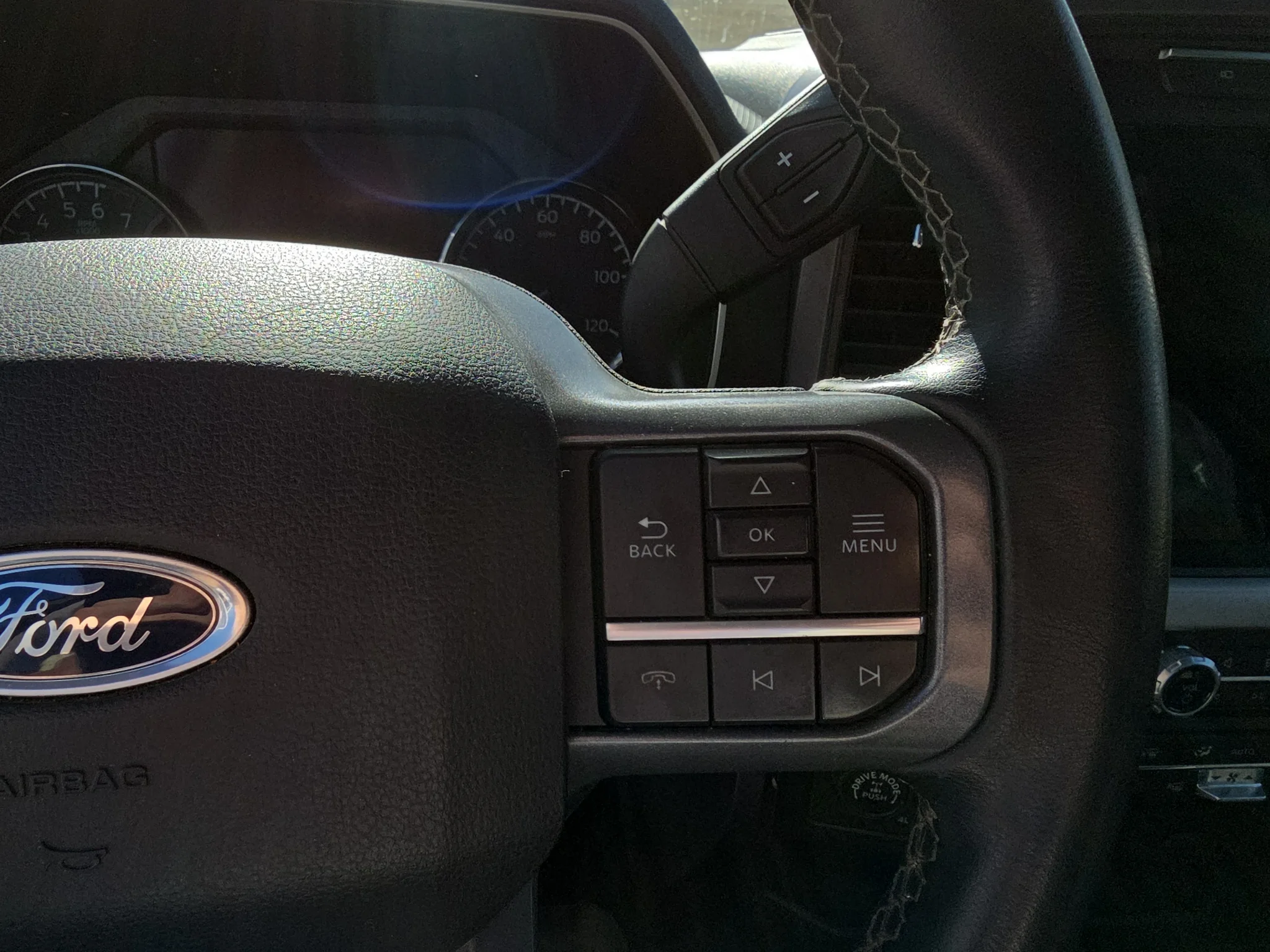 Certified Used 2023 Oxford White Ford XLT image 18