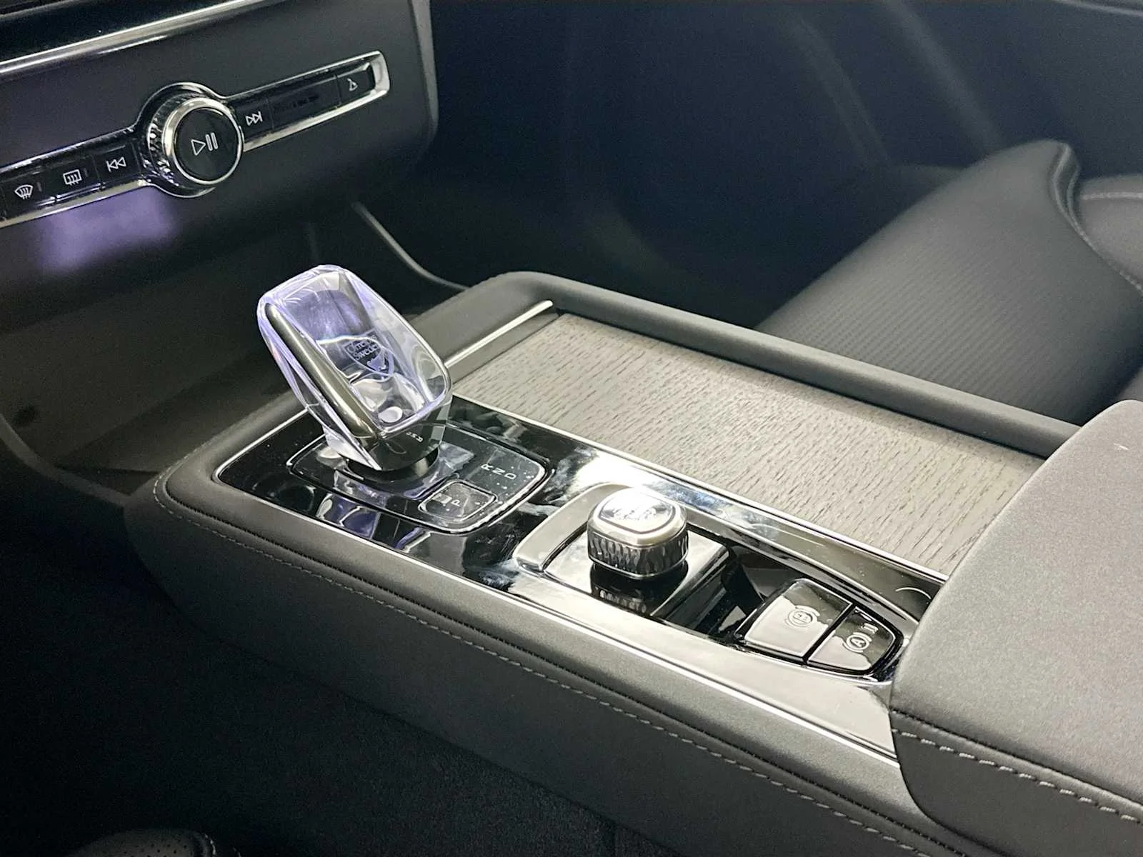 2025 Volvo XC90 Ultra - Photo 15