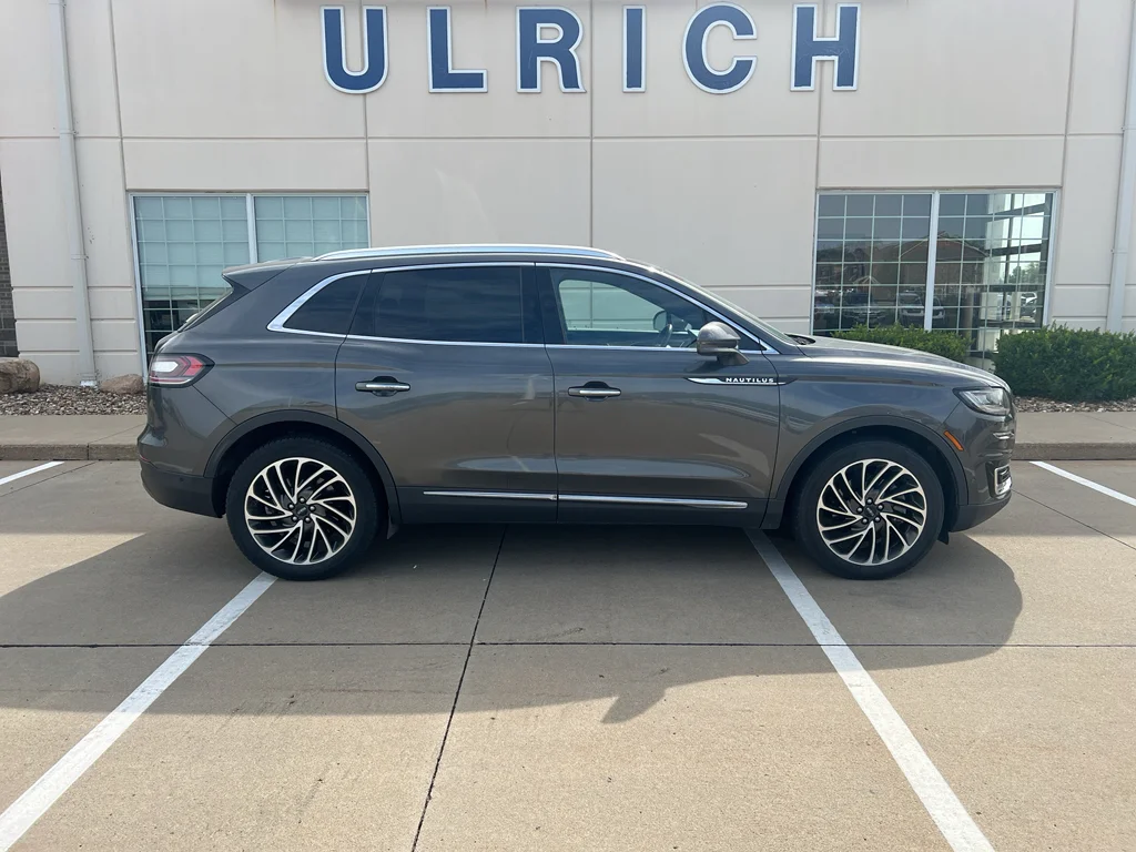Used 2019 Magnetic Gray Metallic Lincoln Reserve image 10