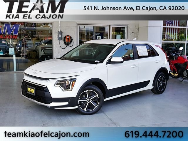 Used 2024 White Kia LX image 1