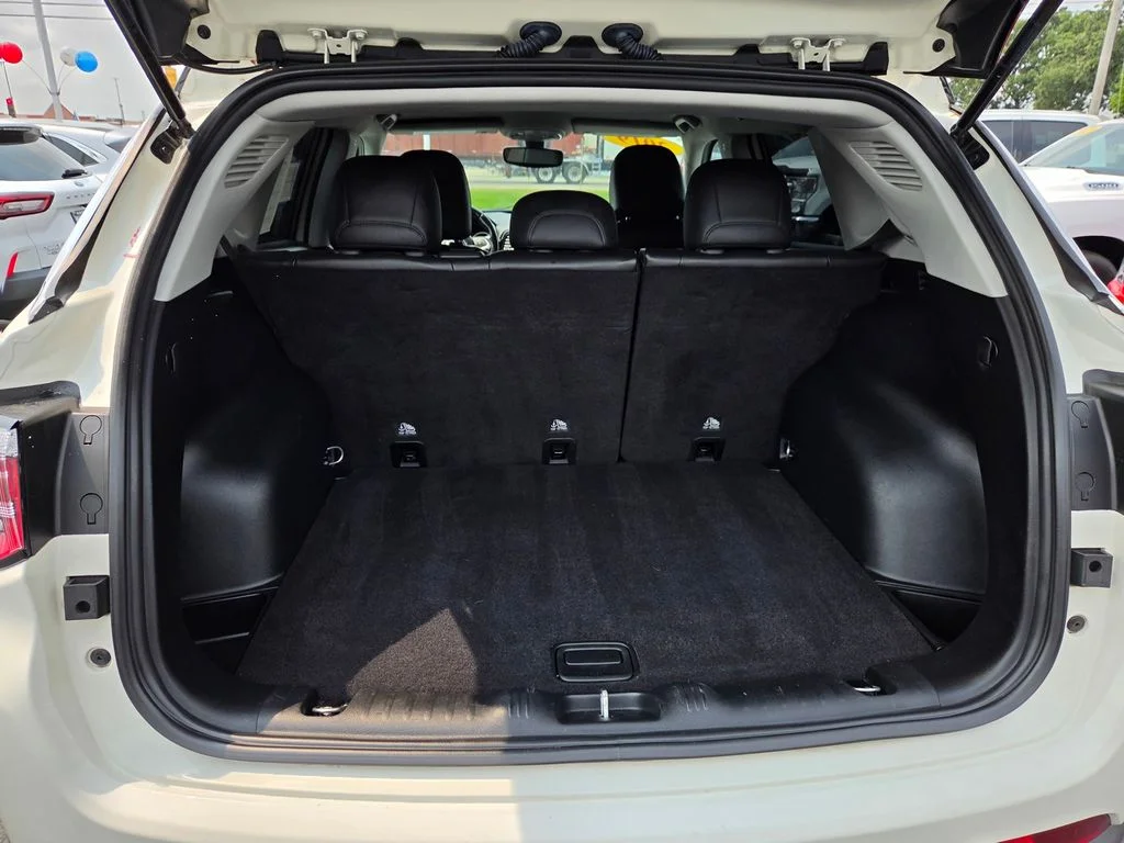 Used 2019 White Clearcoat Jeep Limited image 30