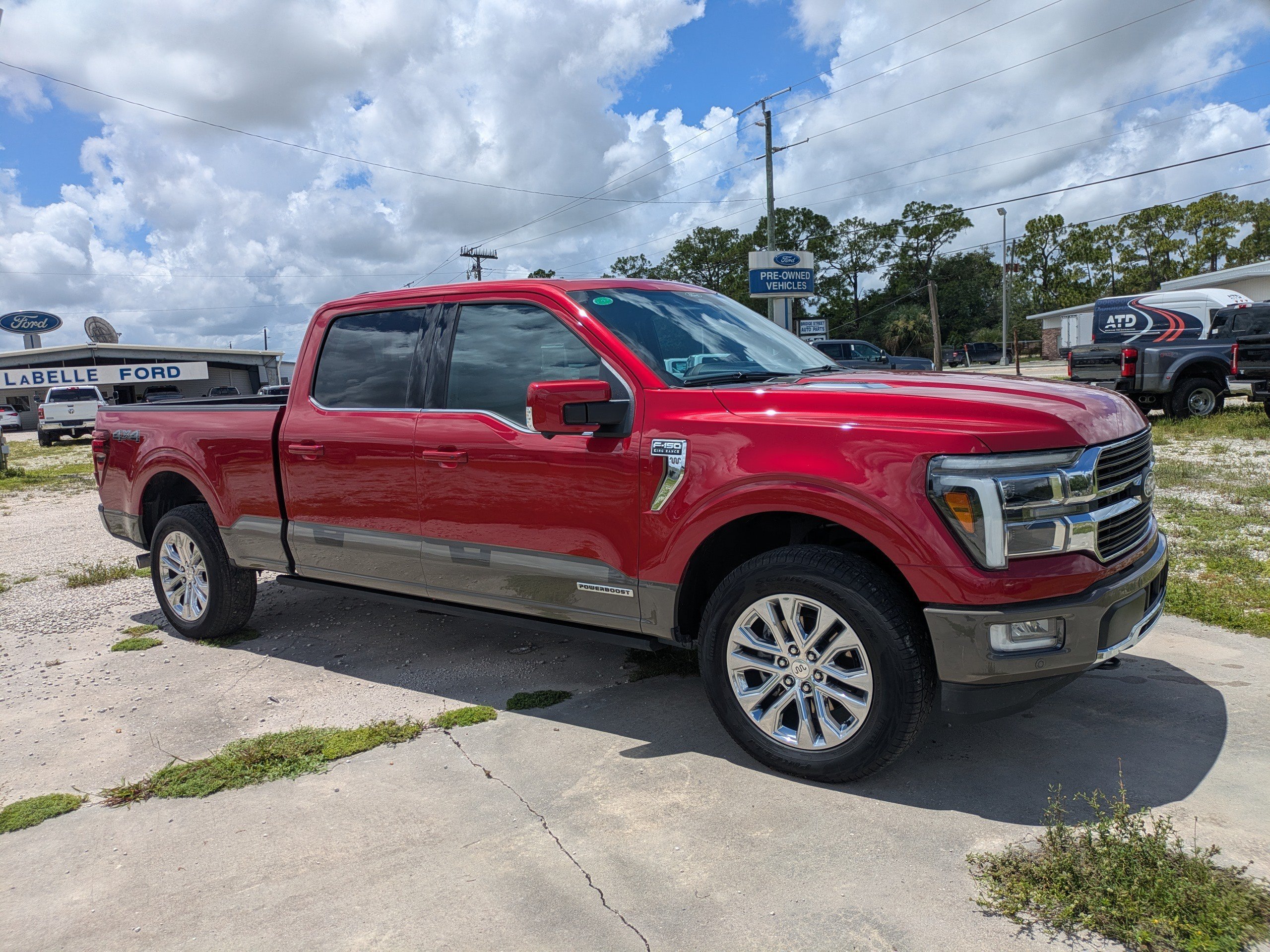 Used 2025  Ford King Ranch image 2