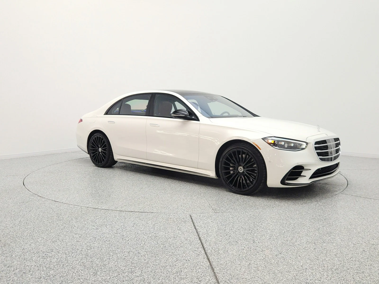 Certified Used 2023 MANUFAKTUR Diamond White Mercedes-Benz S 580 4MATIC® Sedan image 3