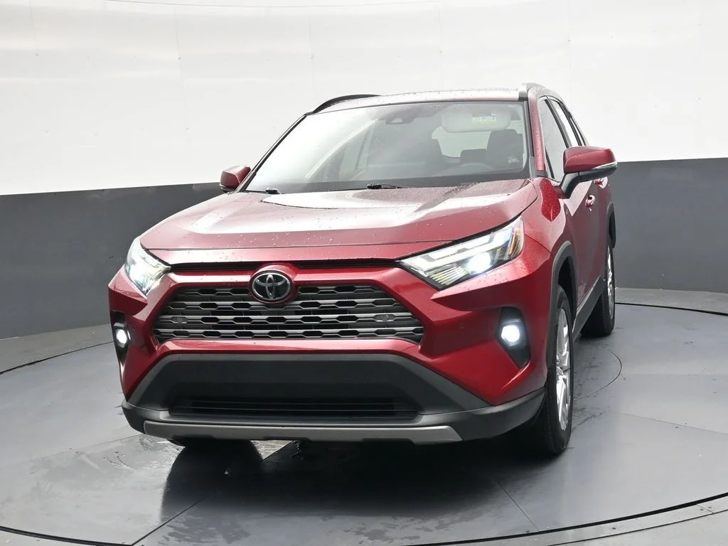 Used 2023 Red Toyota Limited image 4