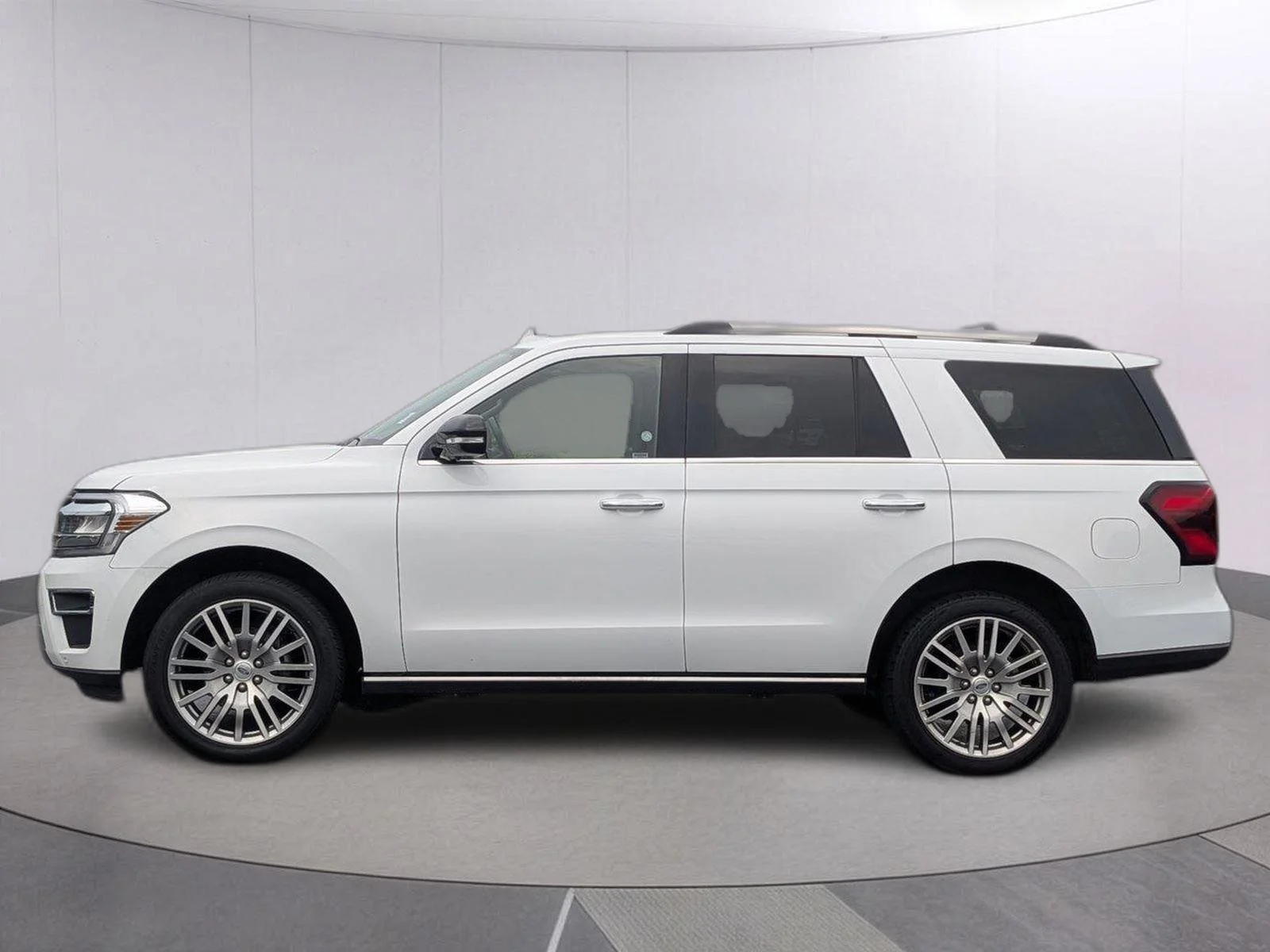 Used 2024 Oxford White Ford Limited image 2