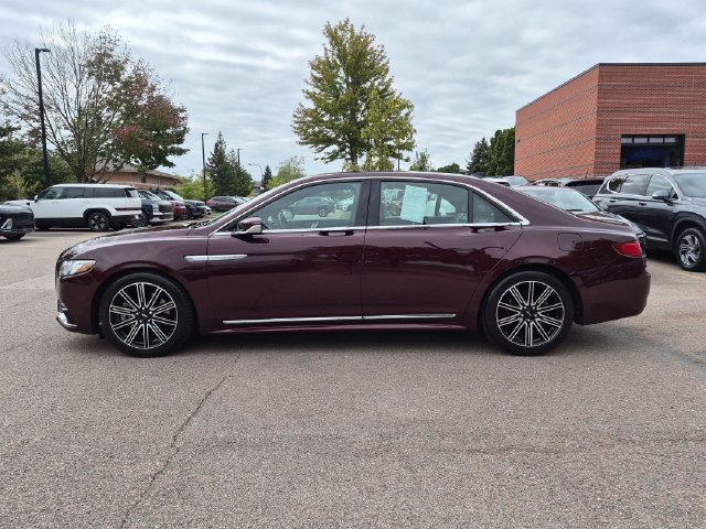Used 2019 Red Lincoln Reserve image 4