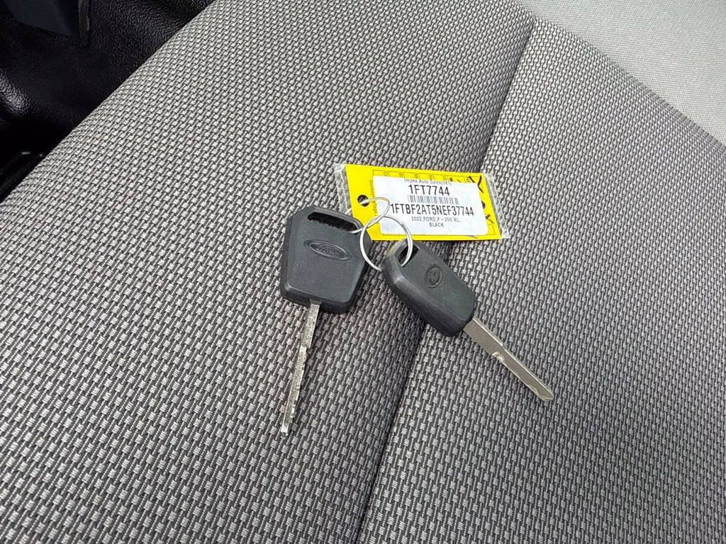 Used 2022 Black Ford XL image 23