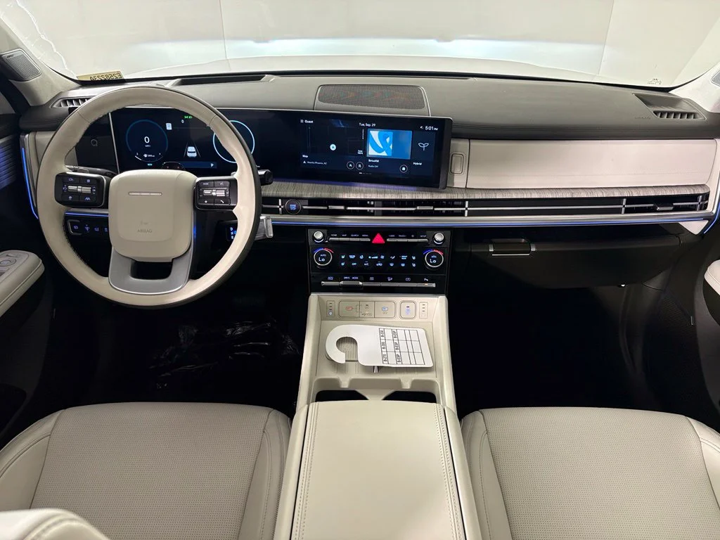 Used 2024 White Hyundai Calligraphy image 43