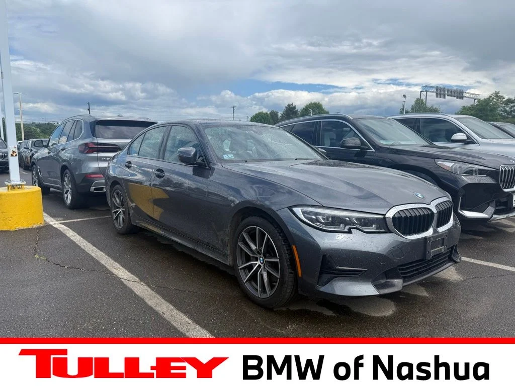 2022 BMW 3 Series 330i xDrive Sedan's photo