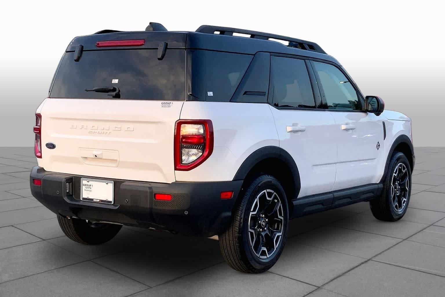 Used 2025 Oxford White Ford Outer Banks image 12