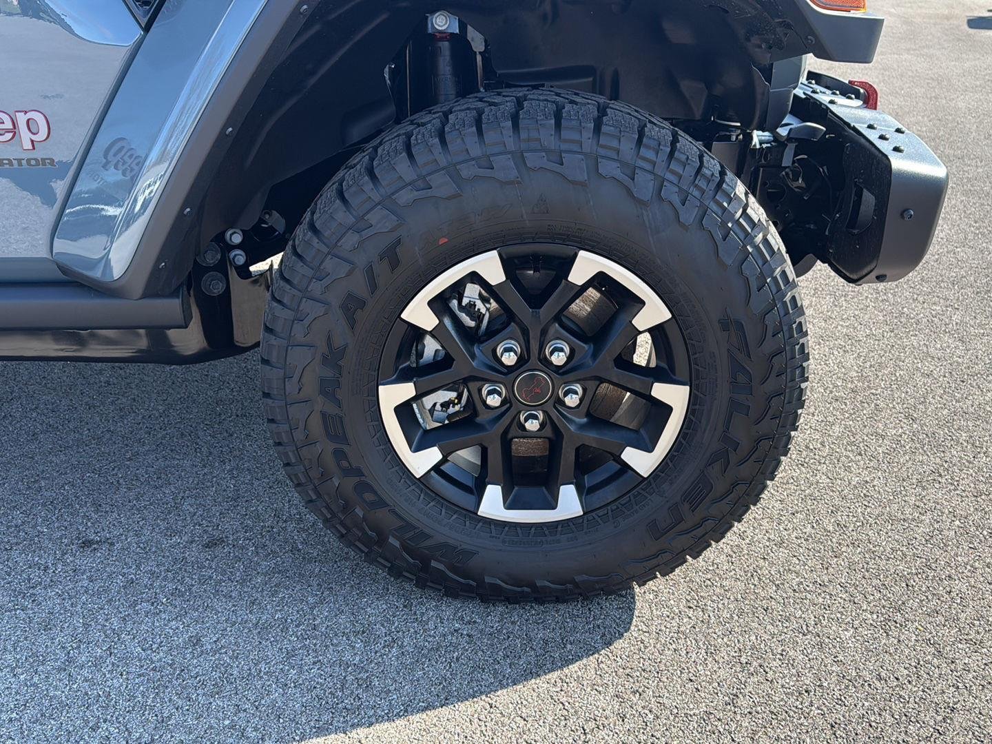 New 2026 Anvil Clear-Coat Exterior Paint Jeep Rubicon X image 12
