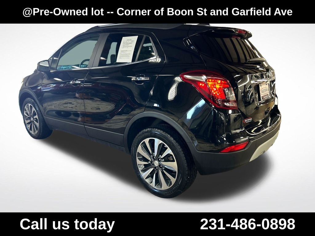 Used 2022 Black Buick Preferred image 3