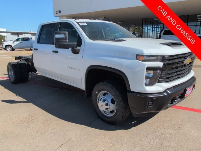 New 2026 Chevrolet Silverado 3500 HD Chassis Cab Work Truck Four Wheel Drive Crew Cab