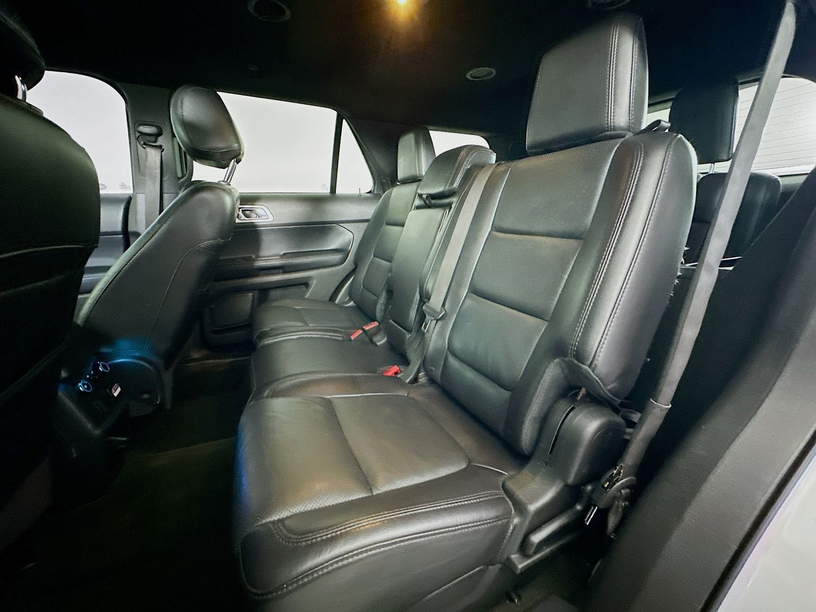 Used 2014 Ingot Silver Ford Limited image 24