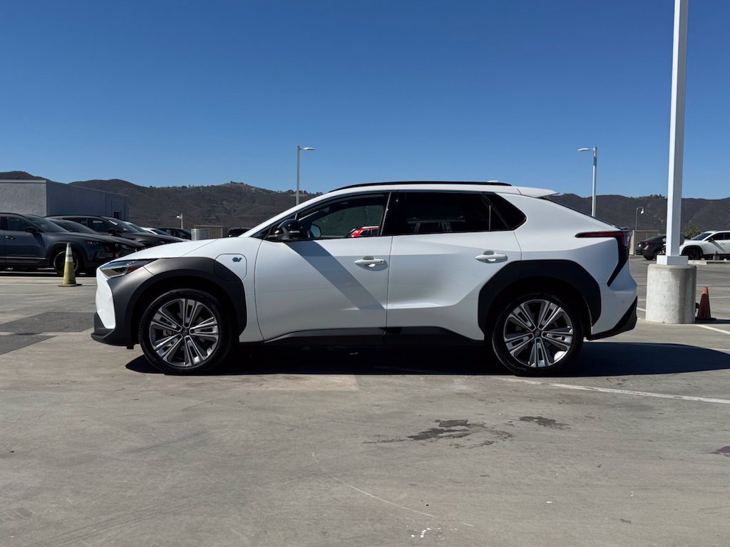 Used 2023 White Subaru Touring image 7