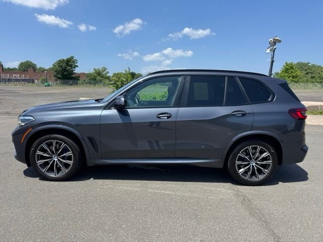 Used 2021 Gray BMW xDrive40i image 2