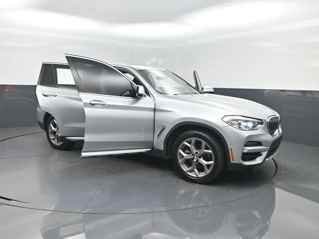 Used 2021 Silver BMW sDrive30i image 36