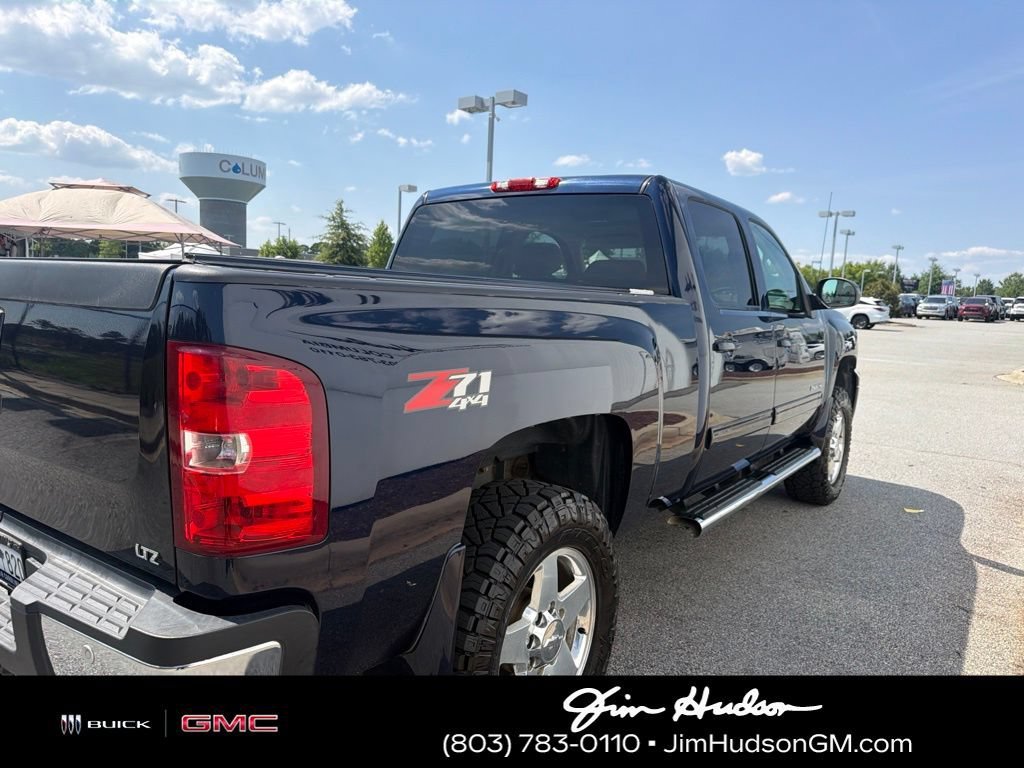 Used 2012 IMPERIAL BLUE METALLIC Chevrolet LTZ image 4
