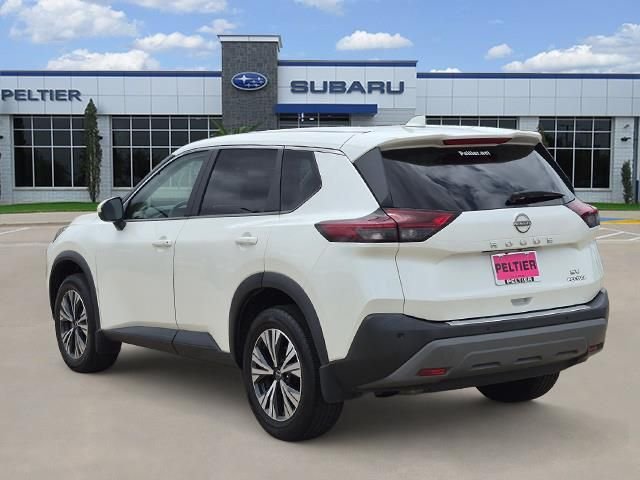 Used 2023 White Nissan SV image 4