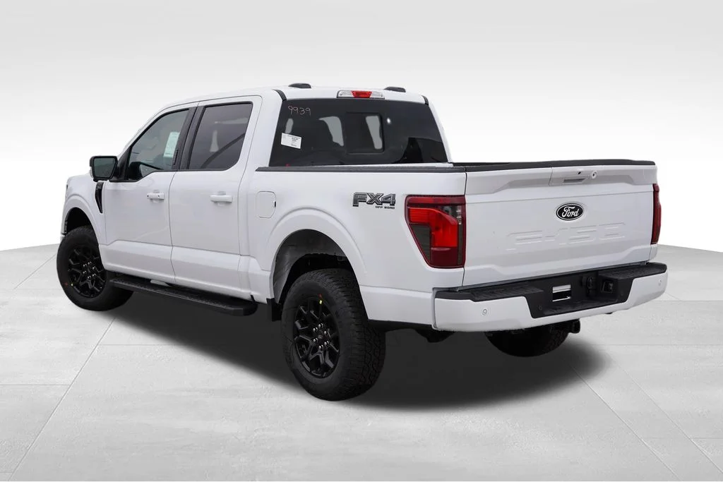 New 2026 Oxford White Ford XLT image 5