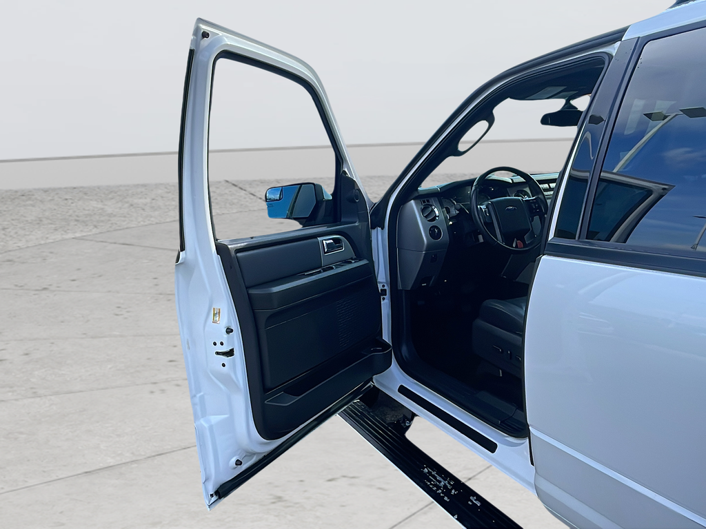 Used 2014 White Ford Limited image 35