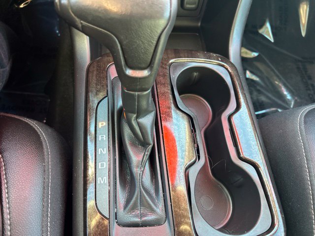 Used 2015 Quicksilver Metallic GMC SLT image 24