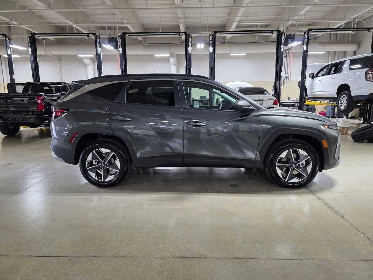 New 2026 Amazon Gray Hyundai SEL AWD image 8