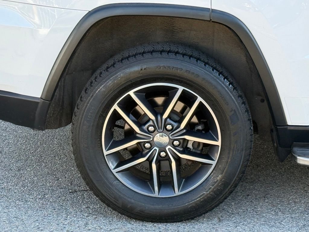Used 2018 White Jeep Limited image 11
