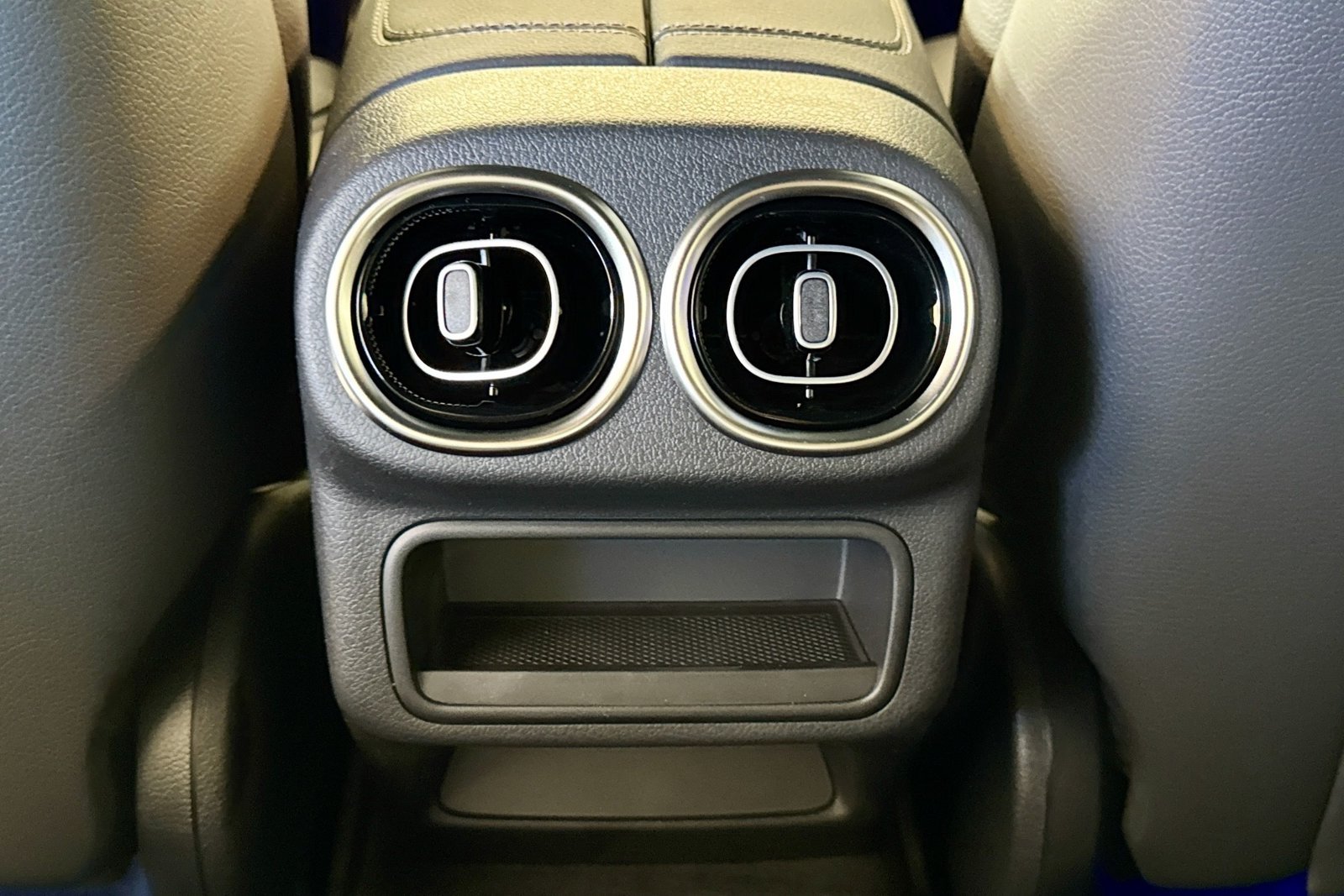 New 2026 Polar White Mercedes-Benz GLC 300 image 22