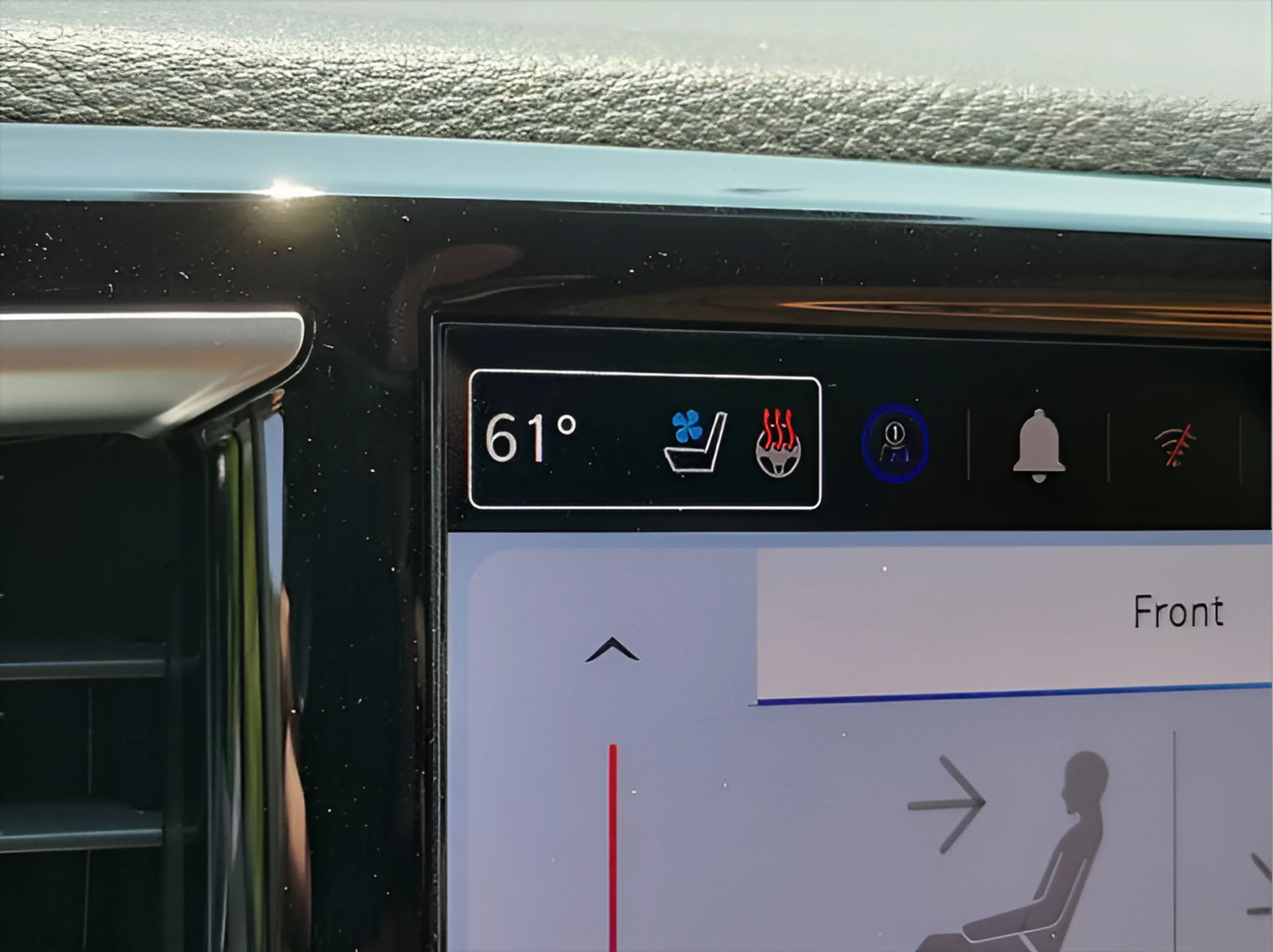 Used 2023 Silver Mist Clearcoat Chrysler Hybrid Pinnacle image 17