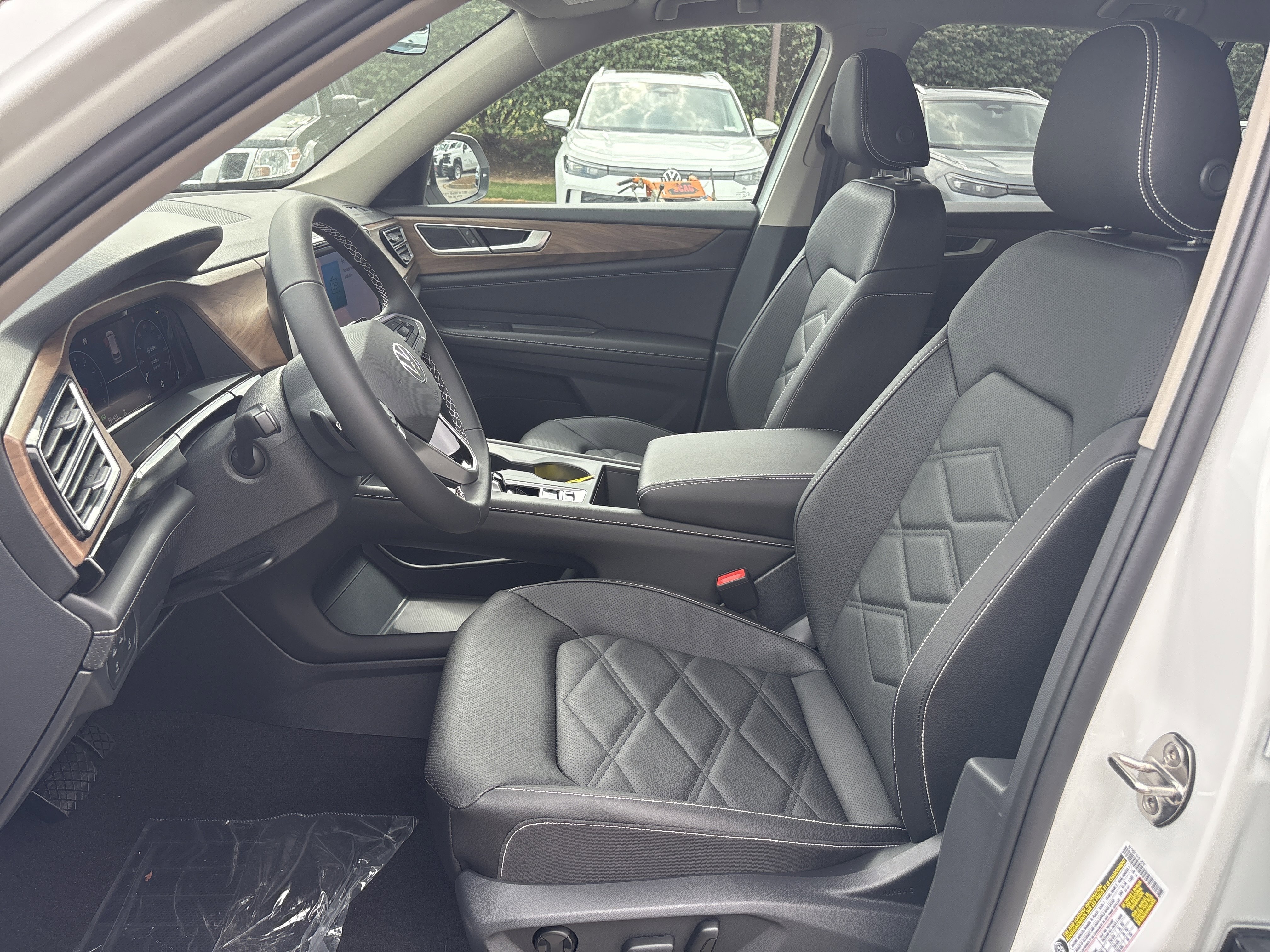 2026 Volkswagen Atlas SE - Photo 12