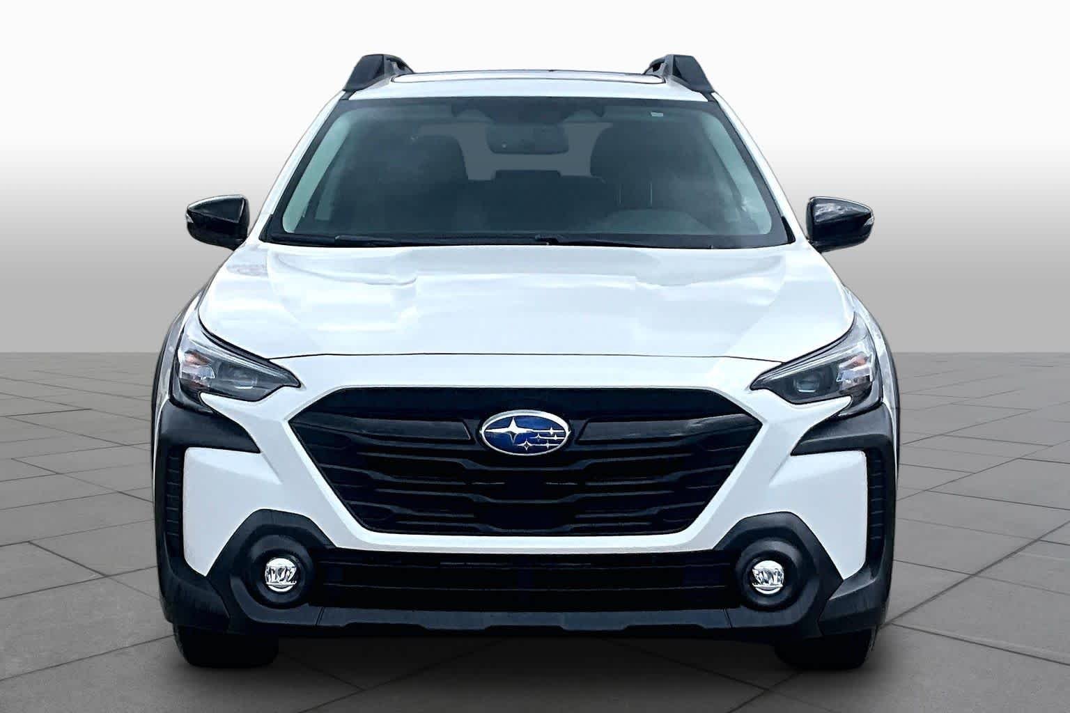 Used 2025 Crystal White Pearl Subaru Onyx Edition image 4