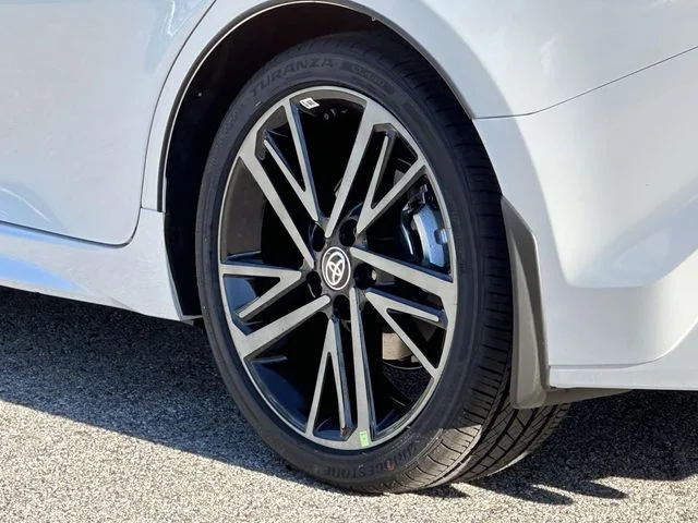 2026 Toyota Camry XSE - Photo 12