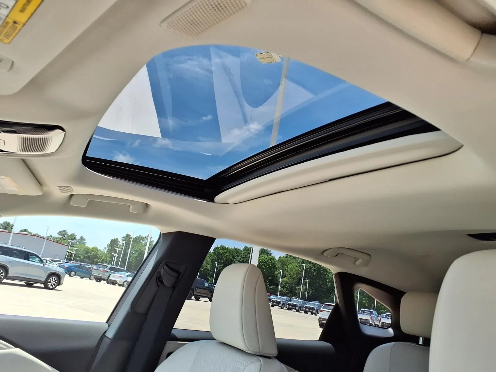 Used 2024 White Lexus 350 Premium image 13