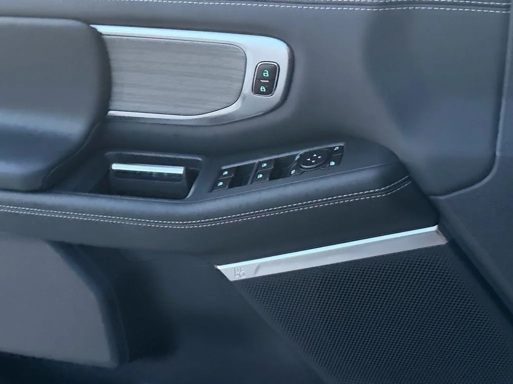 New 2027 Glacier Gray Metallic Tri-Coat Ford Platinum image 15
