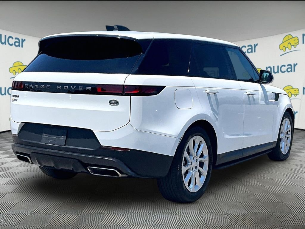 Used 2023 White Land Rover SE image 6