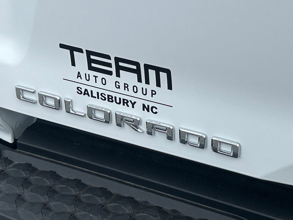 New 2026 Summit White Chevrolet Z71 image 36