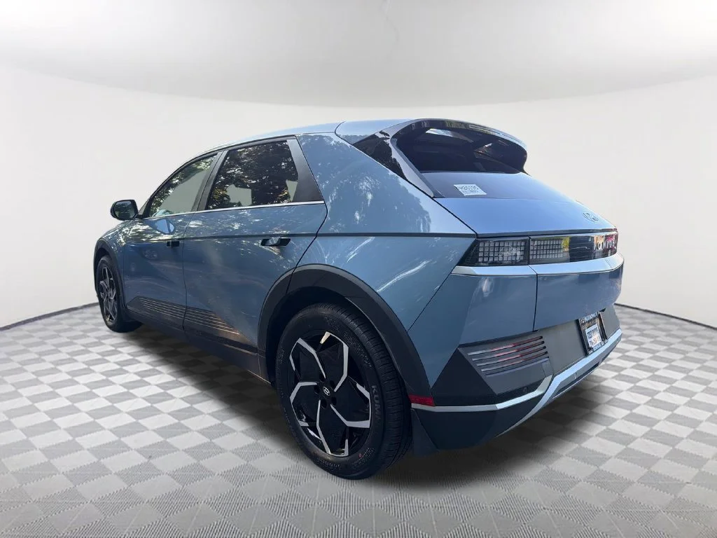 Used 2023 Blue Hyundai SEL image 7