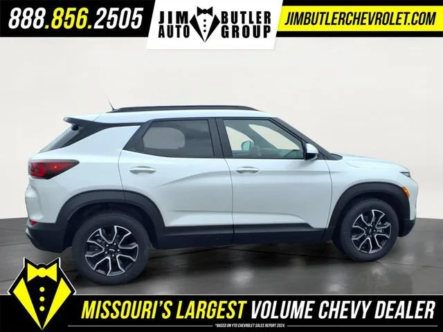 New 2026 Iridescent Pearl Tricoat Chevrolet ACTIV image 24