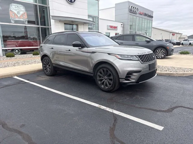 Used 2019  Land Rover SE R-Dynamic image 3