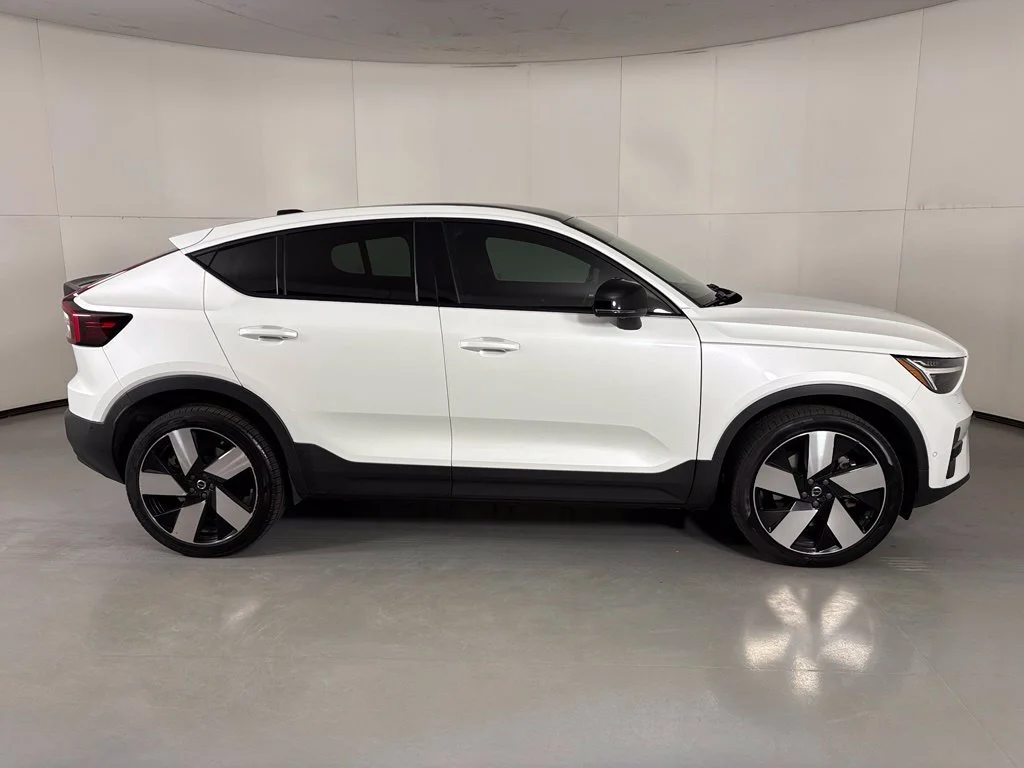 Used 2023 White Volvo Ultimate image 9