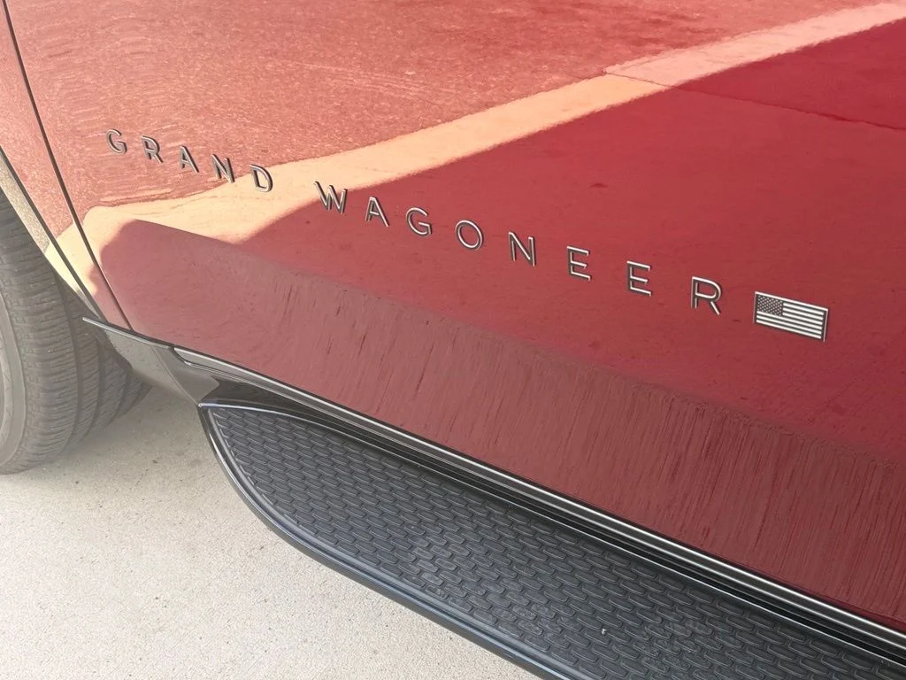 New 2026 Velvet Red Pearl-Coat Exterior Paint Jeep  image 29