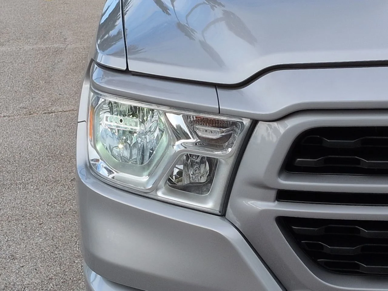 Certified Used 2023 Billet Silver Metallic Ram Big Horn image 9